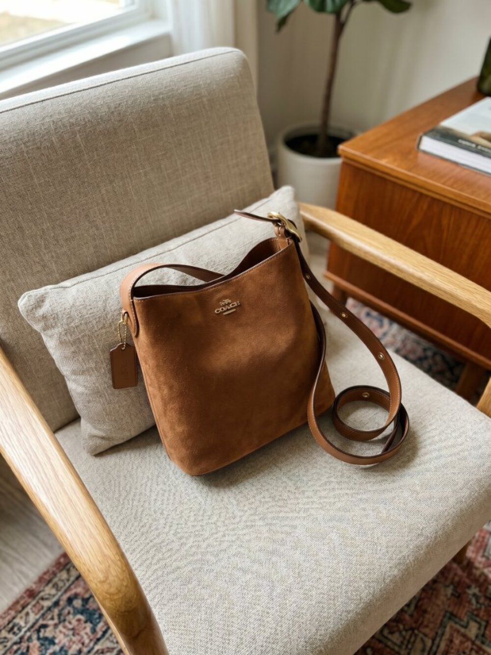 COACH Bleecker Bucket Bag 21 Warm Brown Suede Leather Crossbody Shoulder Purse - Picture 4 of 4